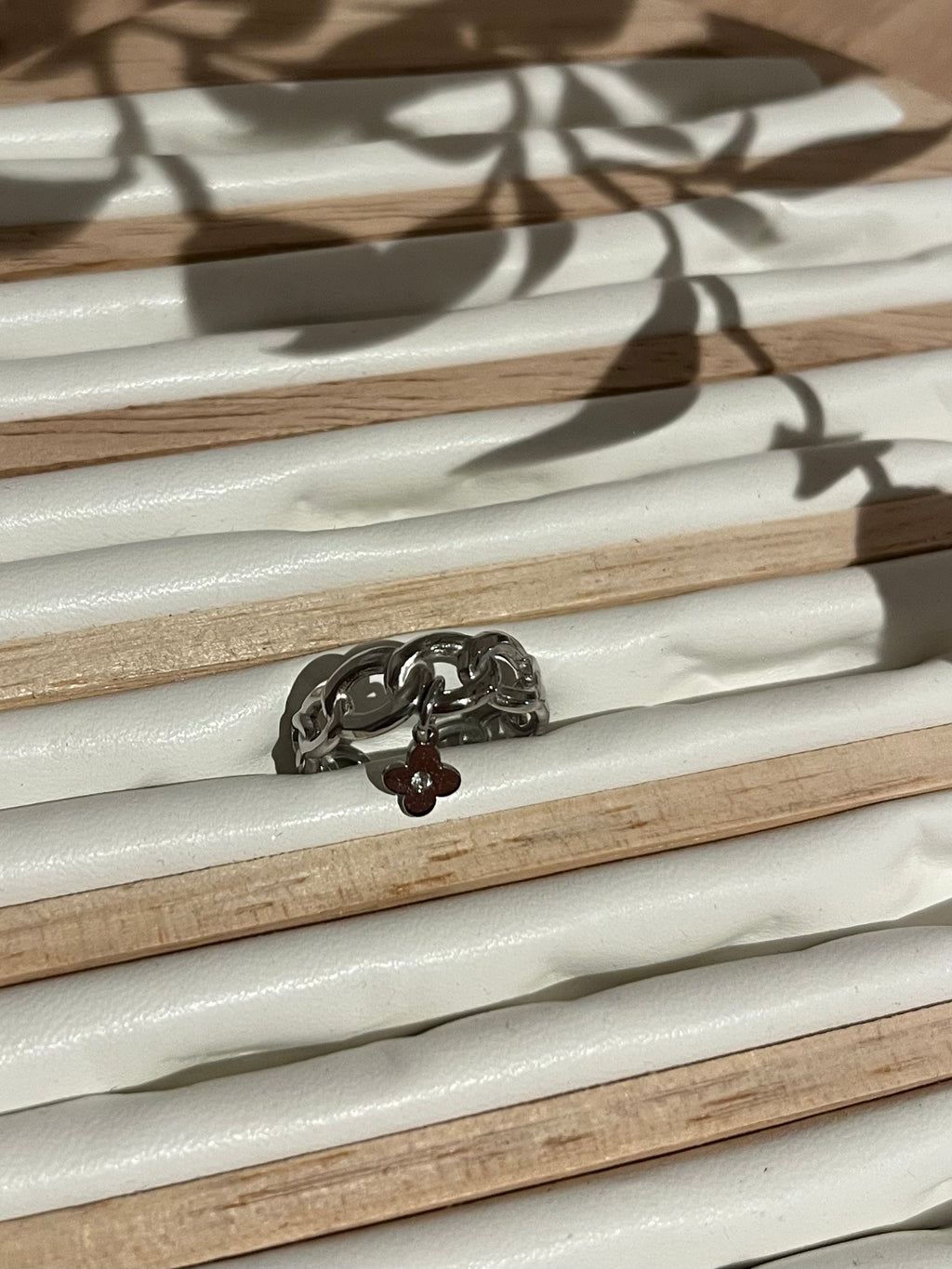 Bague pampille trèfle