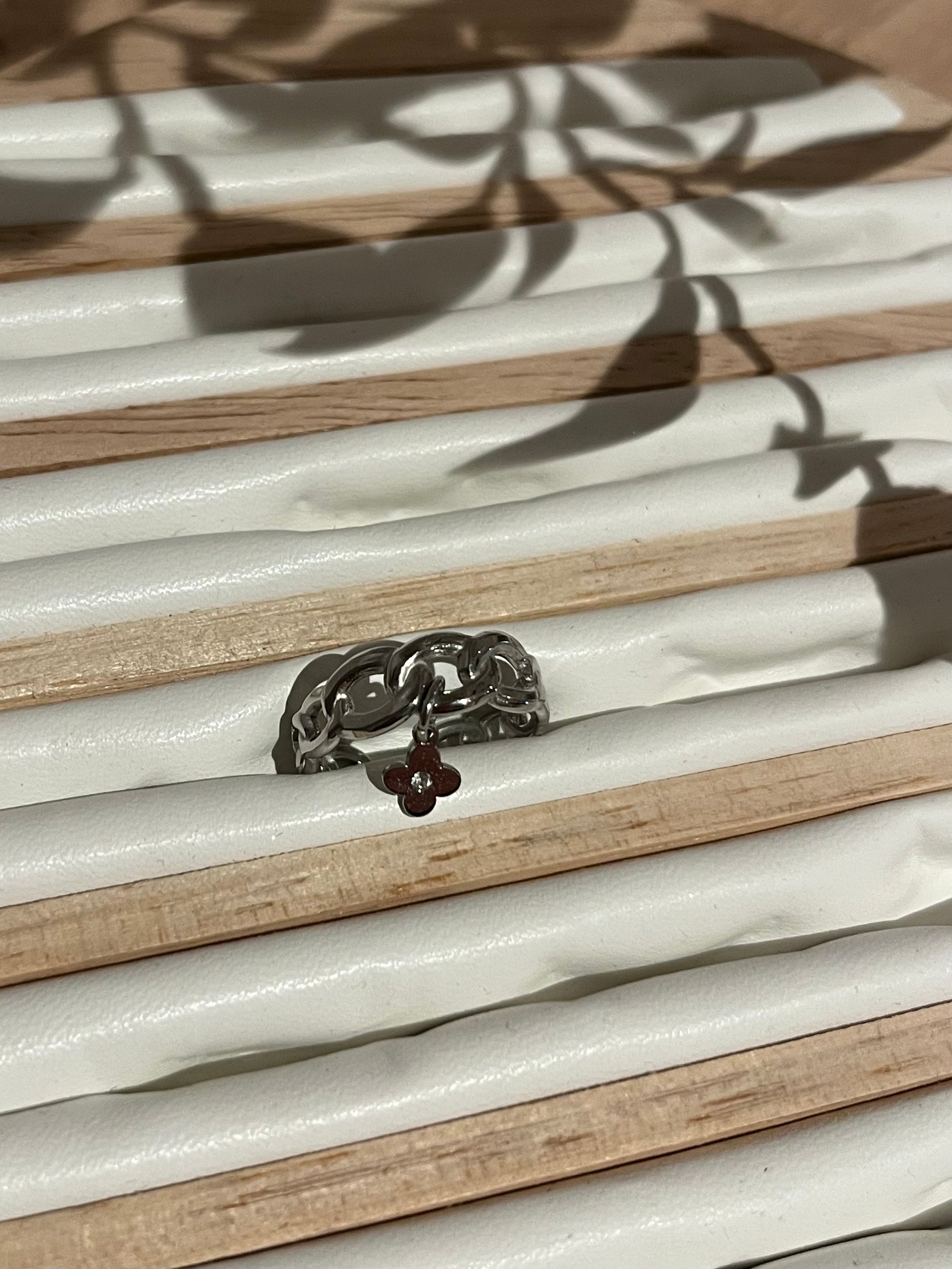 Bague pampille trèfle