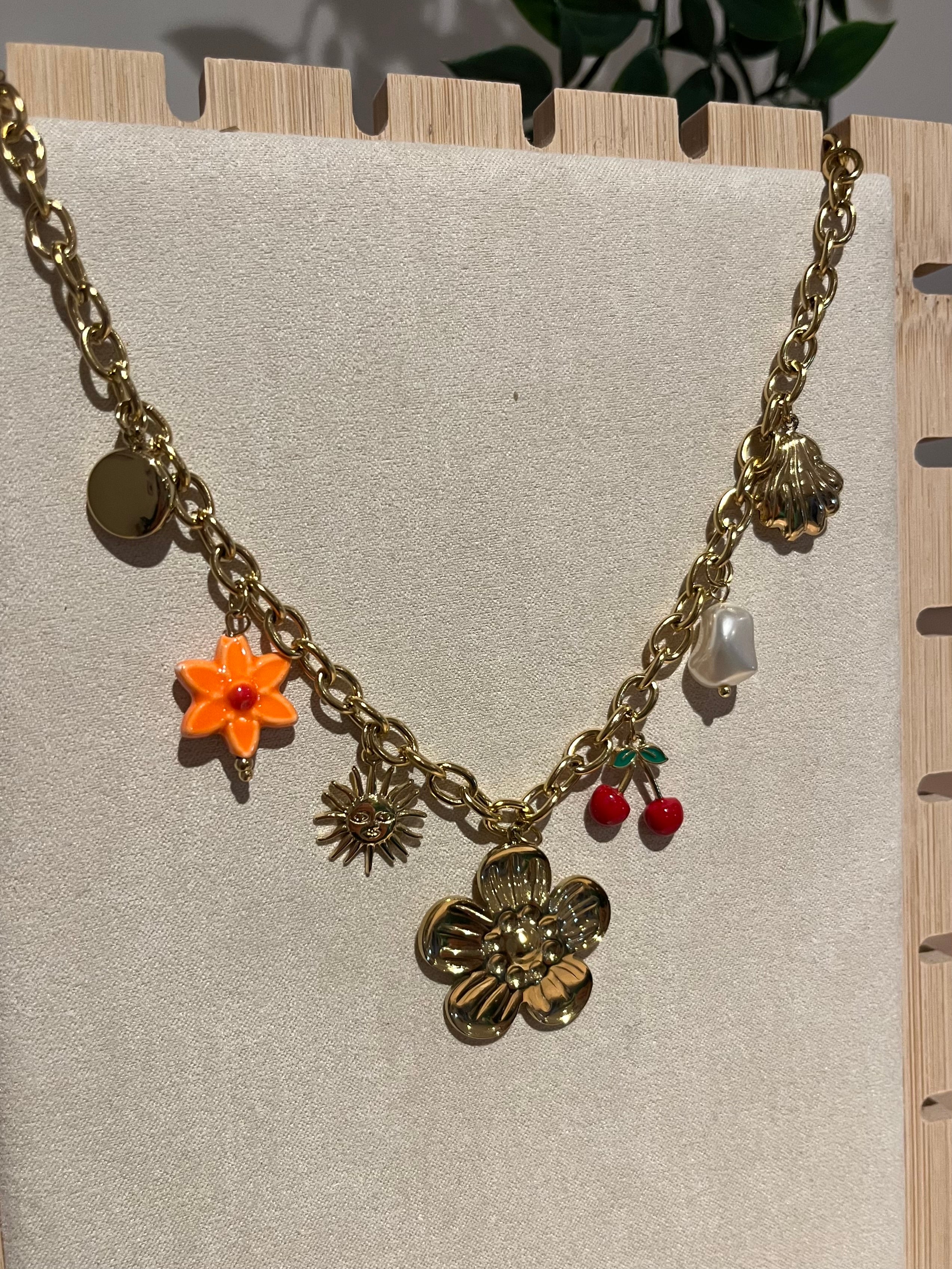 Collier chaîne à breloques